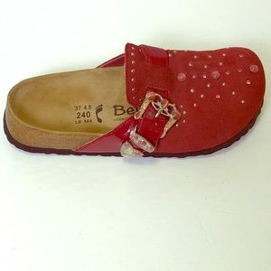 NWOB Betula Birkenstock Rocko Cranberry Suede, 6